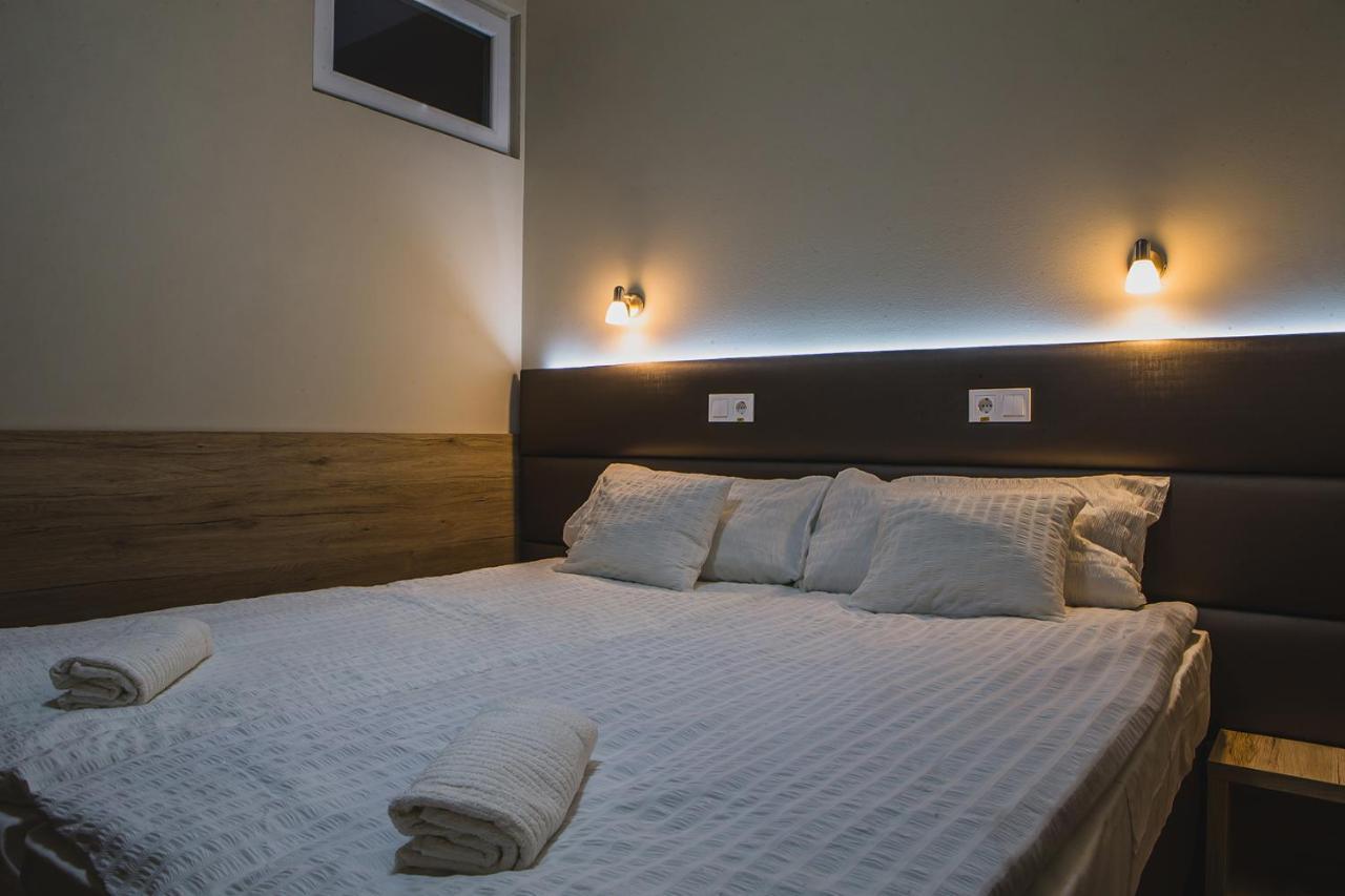 Sztar Motel Etterem Balassagyarmat Exteriör bild