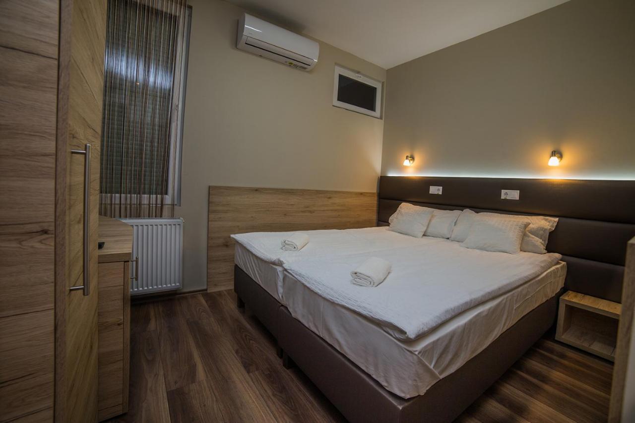 Sztar Motel Etterem Balassagyarmat Exteriör bild