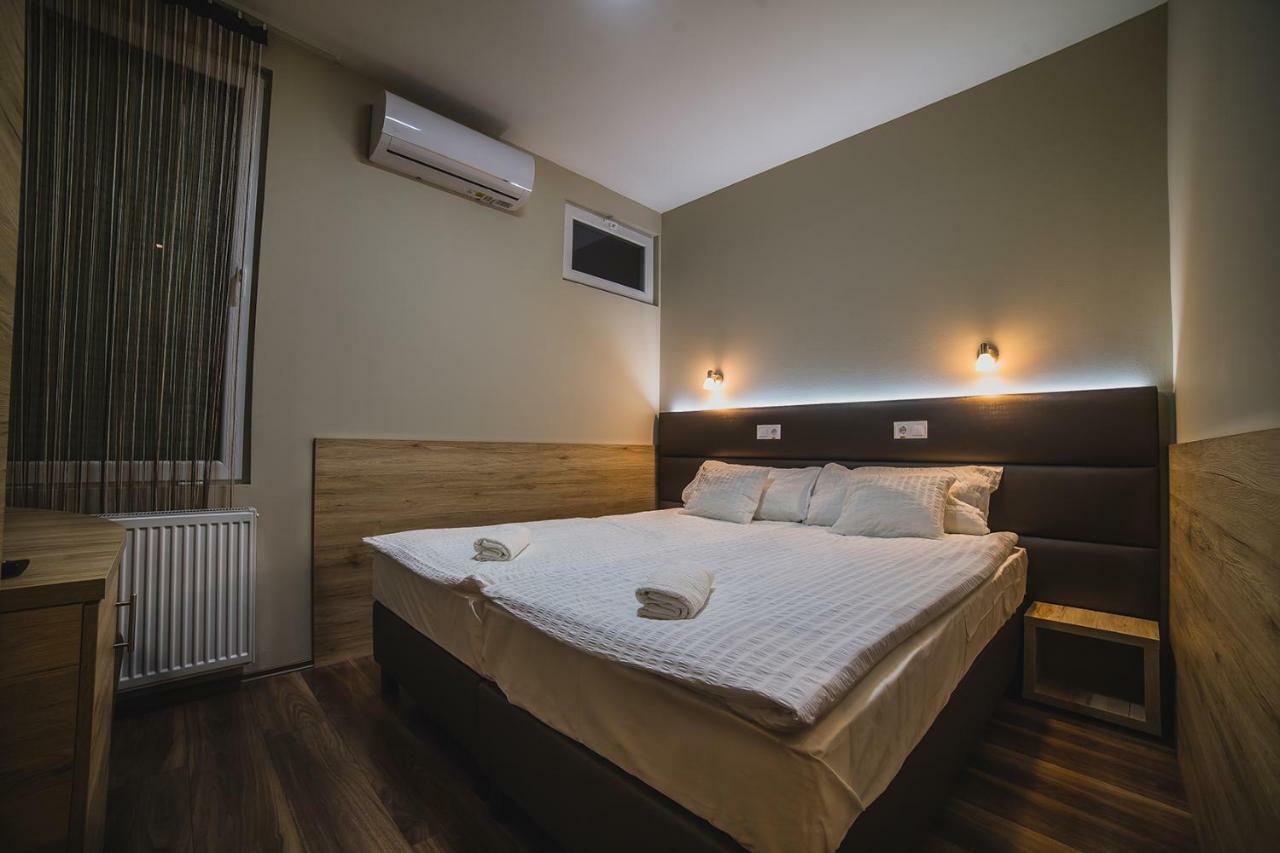 Sztar Motel Etterem Balassagyarmat Exteriör bild